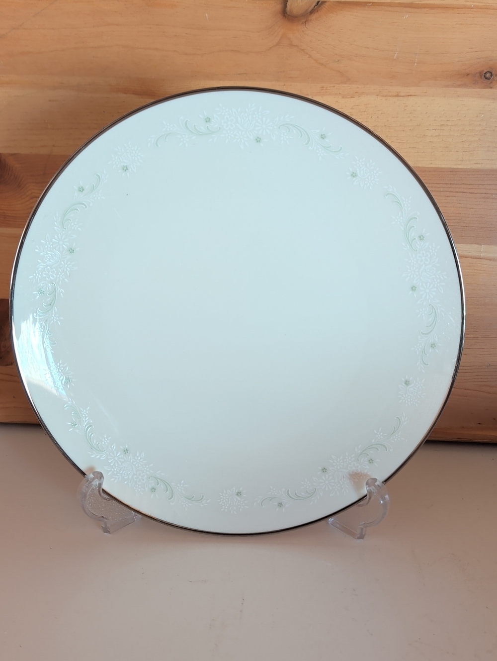 Noritake Ivory China, Design By Pamela Dinner Plate. Japan
